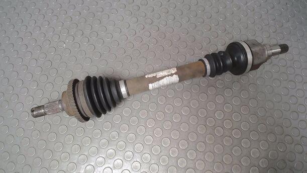 Foto: ANTRIEBSWELLE LINKS ( SCHALTGETRIEBE ) eines Peugeot 206 CC 110