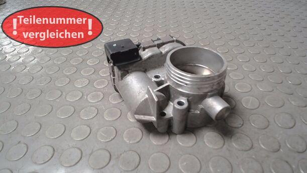 Foto: DROSSELKLAPPENSTUTZEN/ DROSSELKLAPPE ( BOSCH ) eines Peugeot 206 CC 110