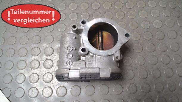 Foto: DROSSELKLAPPENSTUTZEN/ DROSSELKLAPPE ( BOSCH ) eines Peugeot 206 CC 110