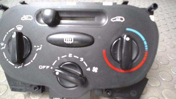 Foto: HEIZUNGSBETÄTIGUNG eines Peugeot 206 CC 110