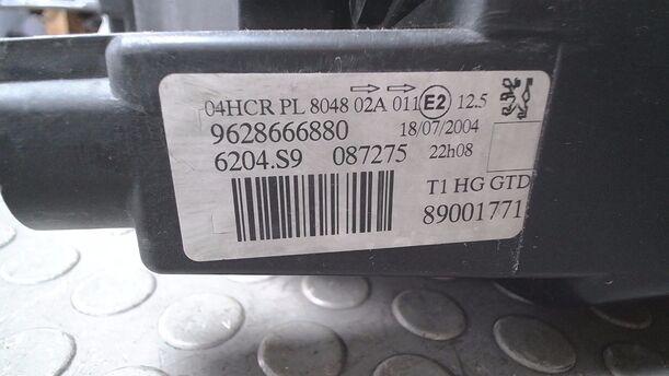 Foto: SCHEINWERFER LINKS eines Peugeot 206 CC 110