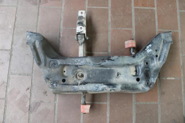 Foto: VORDERACHSE/ ACHSE VORN eines VW Fox 1.2
