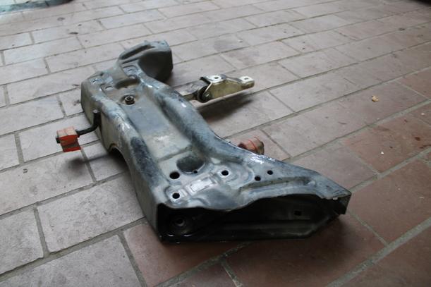 Foto: VORDERACHSE/ ACHSE VORN eines VW Fox 1.2