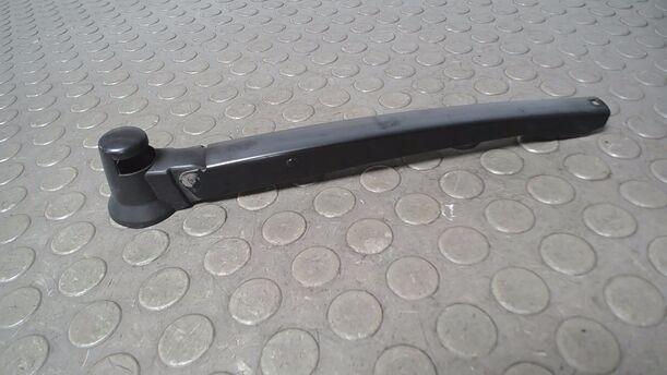 Foto: SCHEIBENWISCHERARM HINTEN eines VW Fox 1.2
