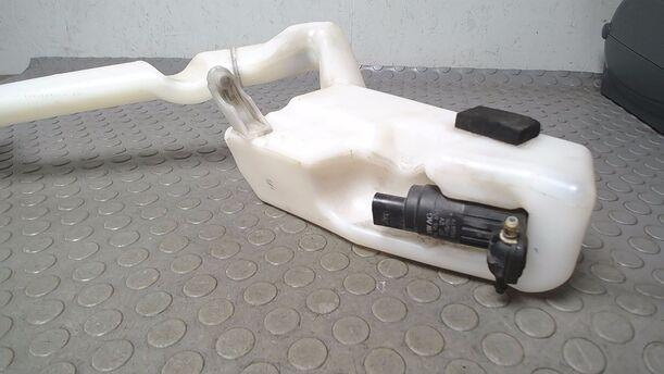 Foto: SCHEIBENWASCHBEHÄLTER eines VW Fox 1.2