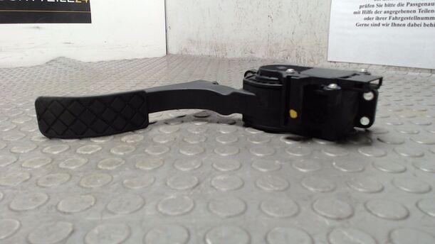 Foto: GASPEDAL ( SCHALTGETRIEBE ) eines Skoda Fabia 1.2 HTP Combi