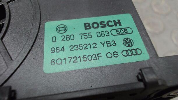 Foto: GASPEDAL ( SCHALTGETRIEBE ) eines Skoda Fabia 1.2 HTP Combi