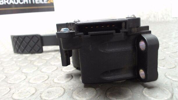 Foto: GASPEDAL ( SCHALTGETRIEBE ) eines Skoda Fabia 1.2 HTP Combi
