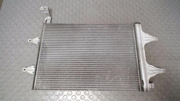 Foto: KONDENSATOR KLIMAANLAGE eines VW Fox 1.2