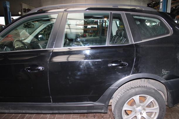 Foto: TÜR HINTEN LINKS eines BMW X3 3.0d