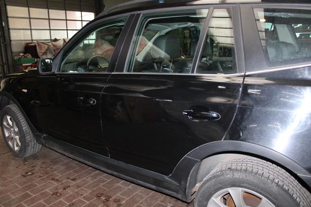 Foto: TÜR HINTEN LINKS eines BMW X3 3.0d