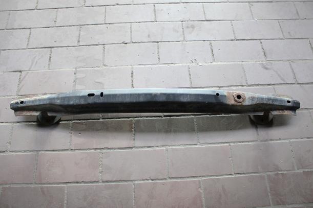 Foto: VERSTÄRKUNG HINTEN eines BMW X3 3.0d