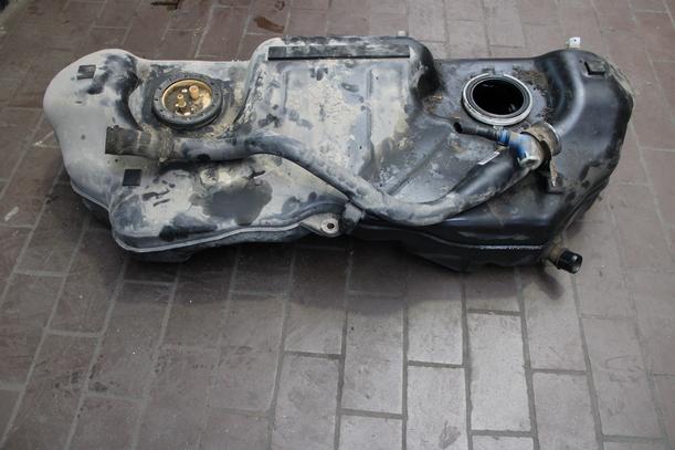 Foto: KRAFTSTOFFTANK eines BMW X3 3.0d