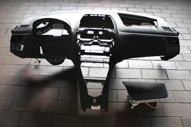 Foto: ARMATURENBRETT eines BMW X3 3.0d