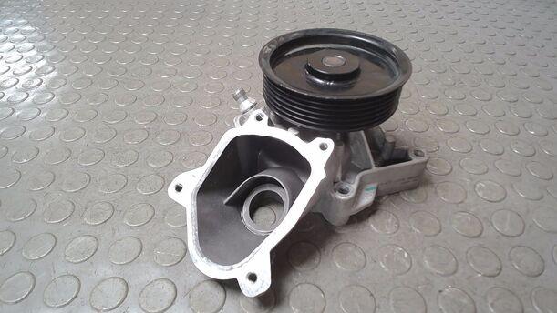 Foto: WASSERPUMPE ( ZUBEHÖR ) eines BMW X3 3.0d