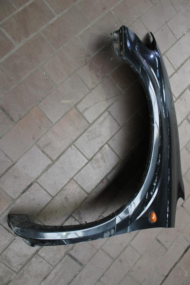 Foto: KOTFLÜGEL VORN LINKS eines Chrysler Grand Voyager 2.5 CRD