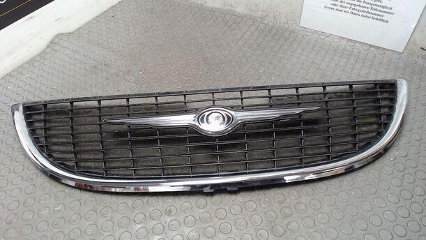Foto: KÜHLERGRILL ( VOR FACELIFT ) eines Chrysler Grand Voyager 2.5 CRD