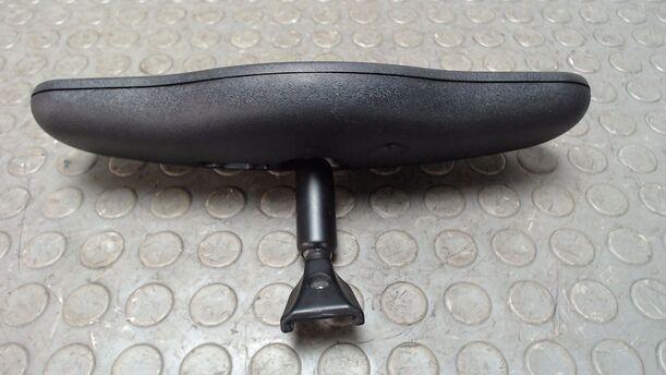 Foto: INNENSPIEGEL eines Chrysler Grand Voyager 2.5 CRD