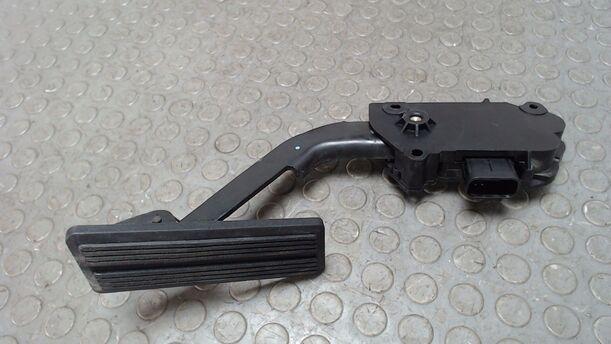 Foto: GASPEDAL eines Chrysler Grand Voyager 2.5 CRD