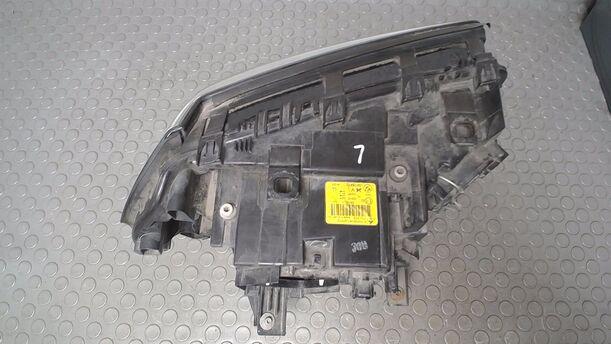 Foto: SCHEINWERFER LINKS eines BMW X3 3.0d