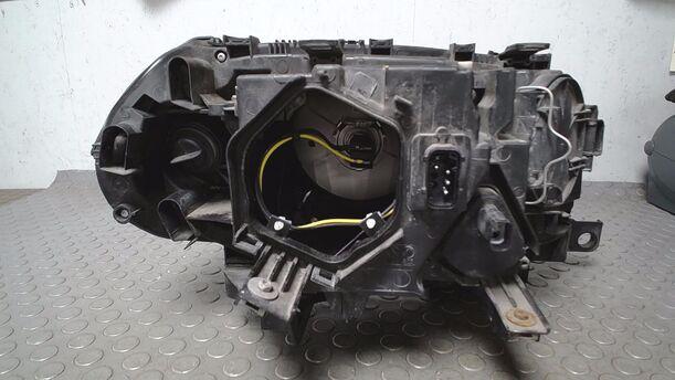Foto: SCHEINWERFER LINKS eines BMW X3 3.0d