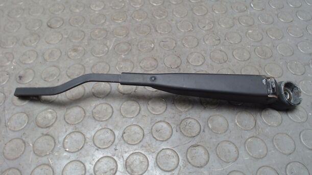 Foto: SCHEIBENWISCHERARM HINTEN eines Chrysler Grand Voyager 2.5 CRD