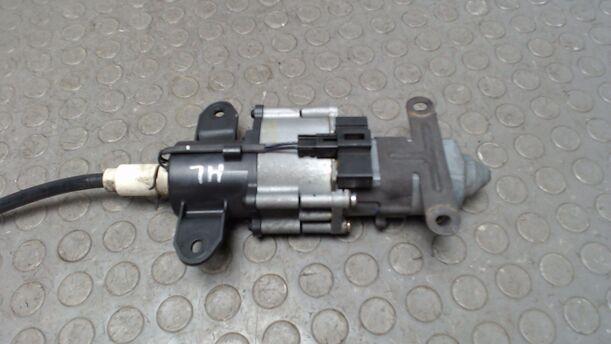 Foto: SCHIEBETÜRMOTOR HINTEN LINKS eines Chrysler Grand Voyager 2.5 CRD