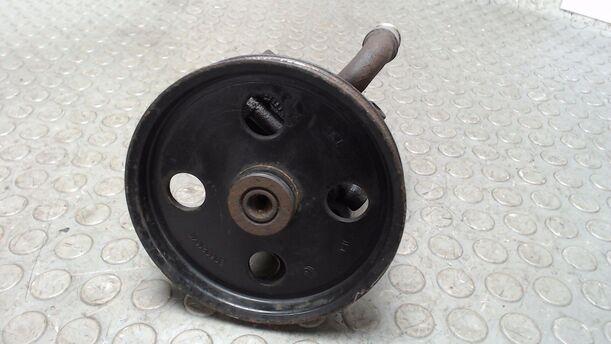 Foto: PUMPE SERVOLENKUNG eines Chrysler Grand Voyager 2.5 CRD