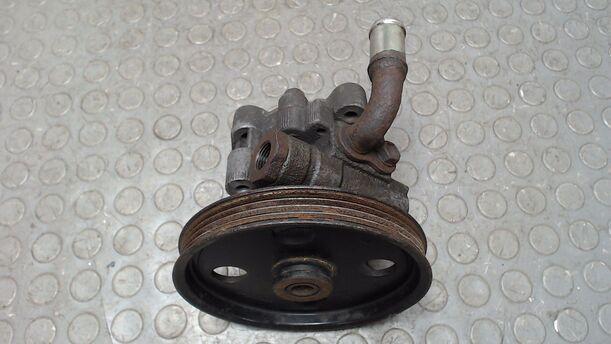 Foto: PUMPE SERVOLENKUNG eines Chrysler Grand Voyager 2.5 CRD