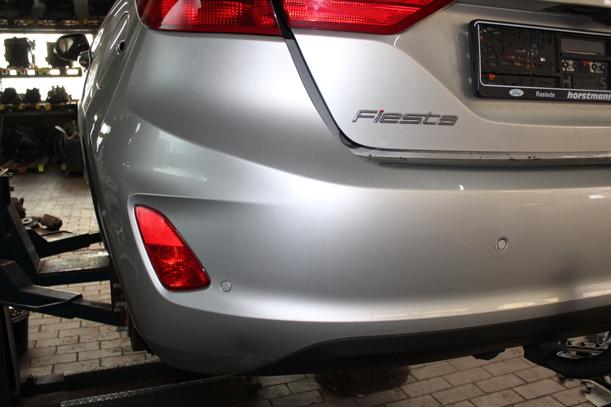 Foto: STOSSFÄNGER / STOßSTANGE HINTEN eines Ford Fiesta 1.0 EcoBoost S&S Aut.