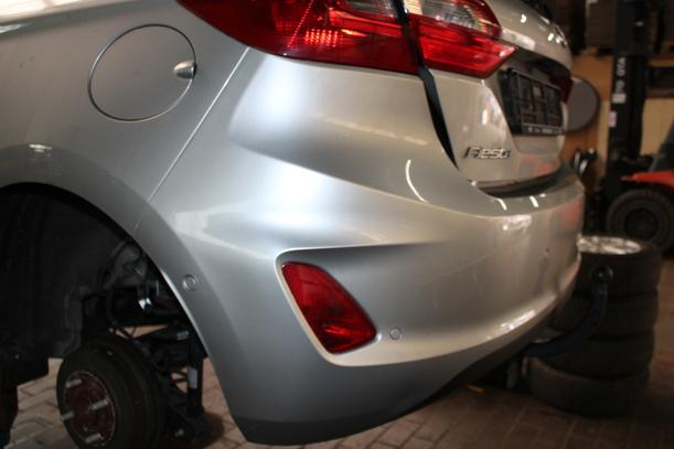 Foto: STOSSFÄNGER / STOßSTANGE HINTEN eines Ford Fiesta 1.0 EcoBoost S&S Aut.
