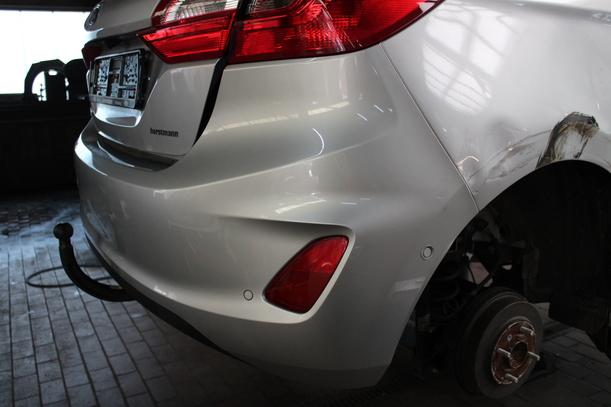 Foto: STOSSFÄNGER / STOßSTANGE HINTEN eines Ford Fiesta 1.0 EcoBoost S&S Aut.