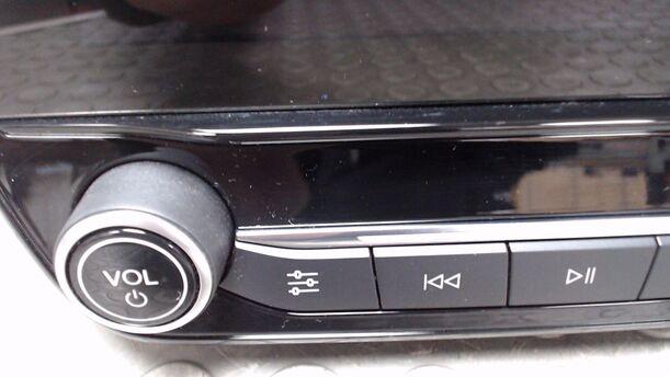 Foto: DISPLAY / BILDSCHIRM MULTIMEDIASYSTEM ( TOUCHSCREEN ) eines Ford Fiesta 1.0 EcoBoost S&S Aut.
