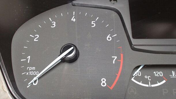Foto: TACHOEINHEIT / KOMBIINSTRUMENT ( 6 GANG AUTOMATIK ) eines Ford Fiesta 1.0 EcoBoost S&S Aut.