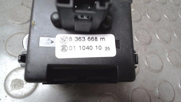 Foto: BLINKSCHALTER/ KOMBISCHALTER eines BMW X3 3.0d