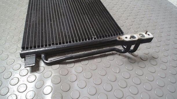 Foto: KONDENSATOR KLIMAANLAGE eines BMW X3 3.0d