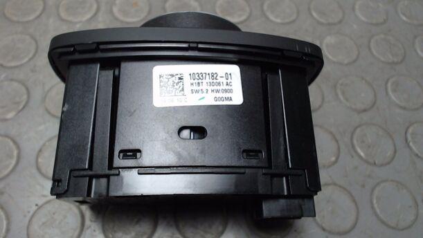 Foto: LICHTSCHALTER eines Ford Fiesta 1.0 EcoBoost S&S Aut.