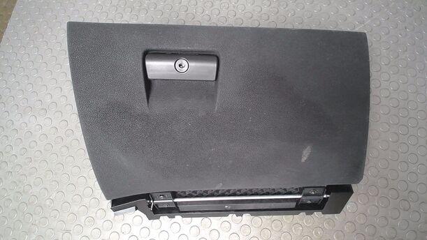 Foto: HANDSCHUHFACH eines BMW X3 3.0d