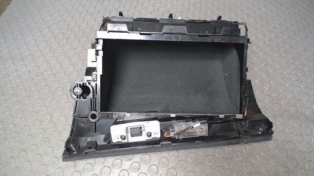 Foto: HANDSCHUHFACH eines BMW X3 3.0d