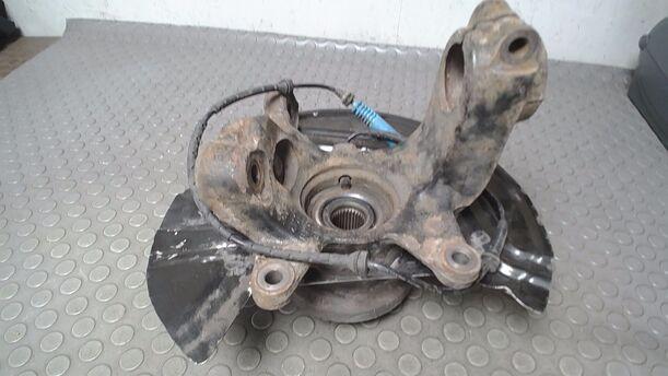 Foto: ACHSSCHENKEL/ SCHWENKLAGER VORN RECHTS eines BMW X3 3.0d