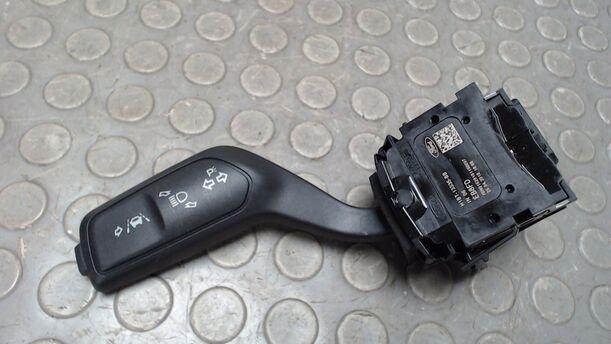 Foto: BLINKSCHALTER / KOMBISCHALTER eines Ford Fiesta 1.0 EcoBoost S&S Aut.