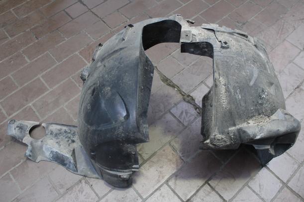 Foto: RADHAUSSCHALE/ INNENRADHAUS VORN LINKS eines Mercedes-Benz A 150