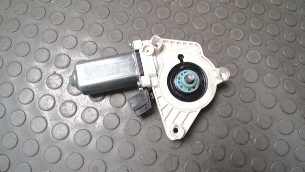 Foto: FENSTERHEBERMOTOR VORN RECHTS eines Mercedes-Benz A 150