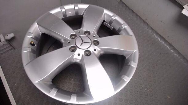 Foto: ALUFELGE 8X18 ET60 eines Mercedes-Benz ML 280 CDI 4Matic 7G-TRONIC DPF