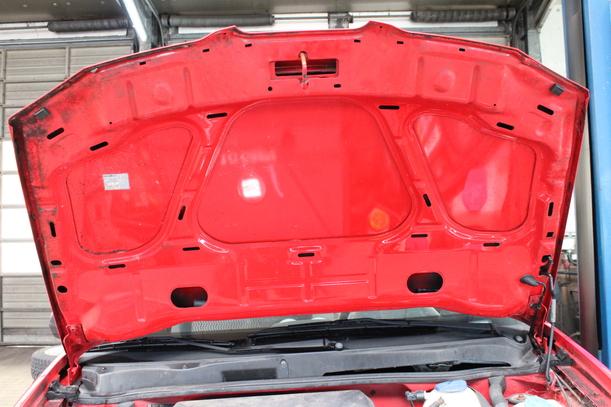 Foto: MOTORHAUBE ( AB 2000 ) eines Seat Arosa 1.0
