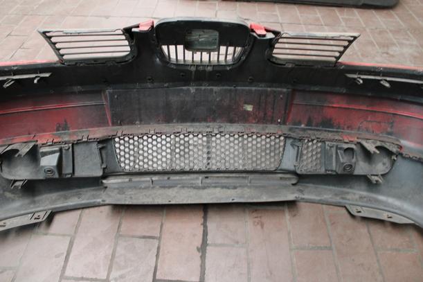 Foto: STOSSFÄNGER / STOßSTANGE VORN ( AB 2000 ) eines Seat Arosa 1.0