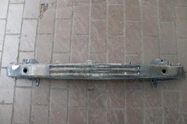 Foto: VERSTÄRKUNG VORN eines Seat Arosa 1.0