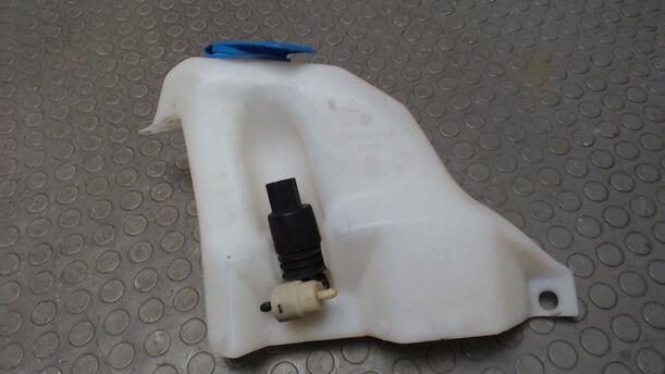 Foto: SCHEIBENWASCHBEHÄLTER eines Seat Arosa 1.0