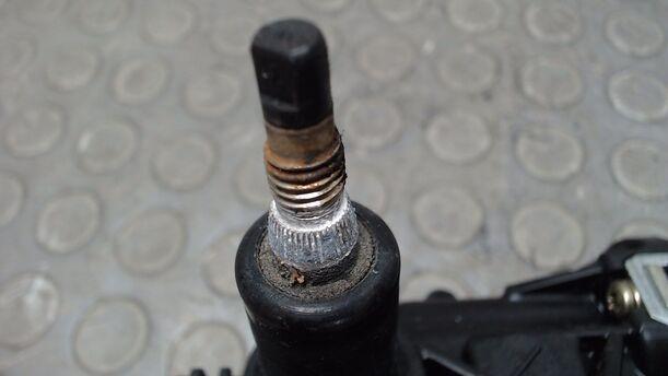 Foto: SCHEIBENWISCHRMOTOR HINTEN eines Seat Arosa 1.0