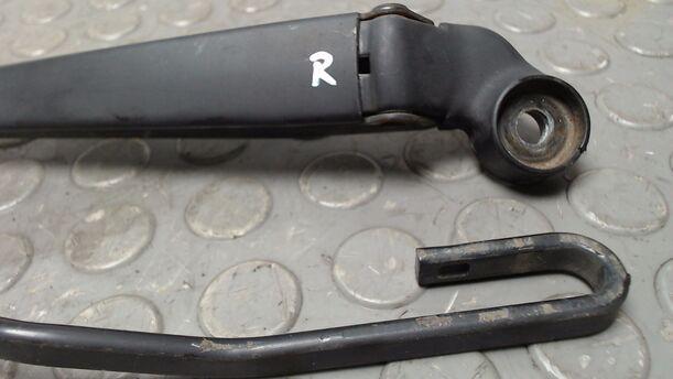 Foto: SCHEIBENWISCHERARME VORN eines Seat Arosa 1.0